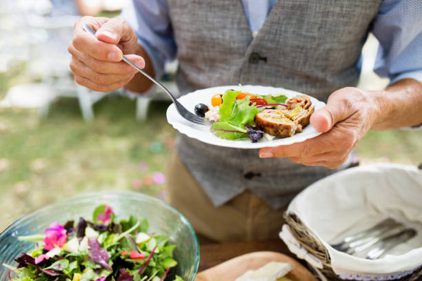 Helpful Tips on How to Eat Healthy at a Buffet