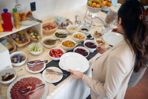 The Buffet Dilemma: Weighing the Pros and Cons for Your Wedding Meal